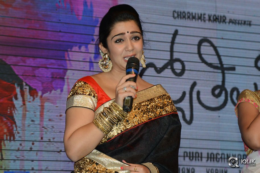 Charmi-at-Jyothi-Lakshmi-Movie-Audio-Launch
